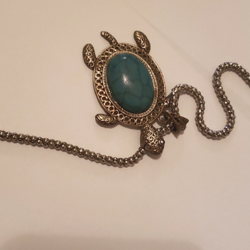 Turqoise Sea Turtle Necklace 23" Chain